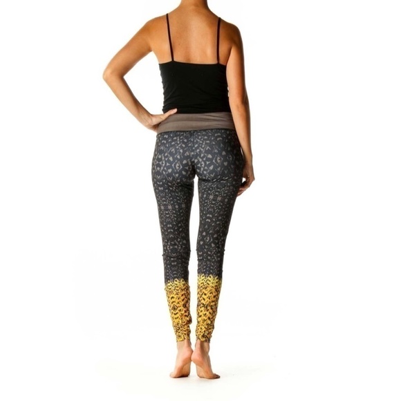 Onzie Sky geometric printed leggings grey yellow colour block high rise XS - Picture 3 of 13